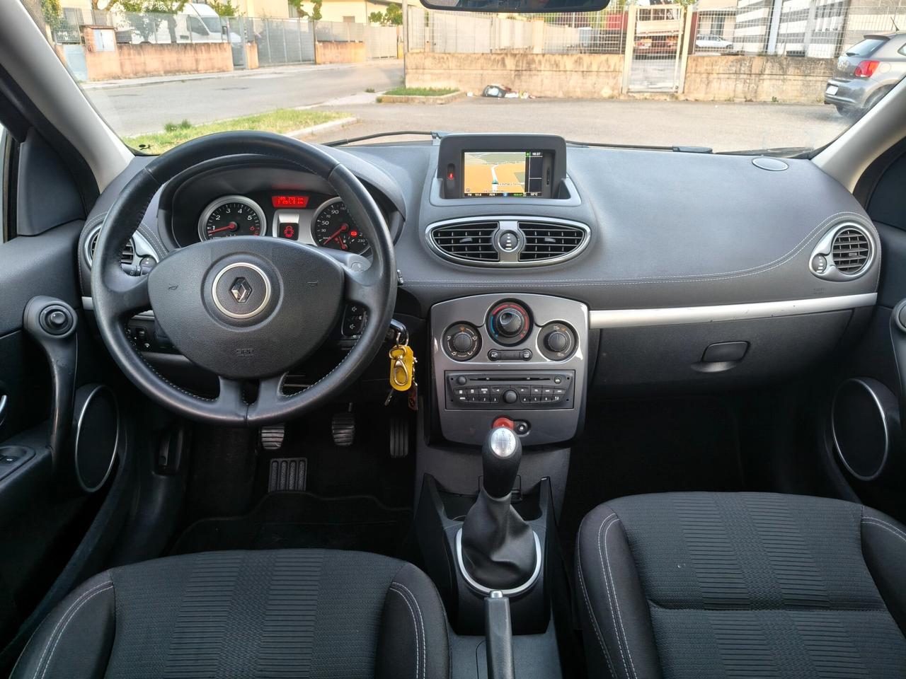 Renault Clio 1.2 sw del 2011 SOLO 105.000 KM