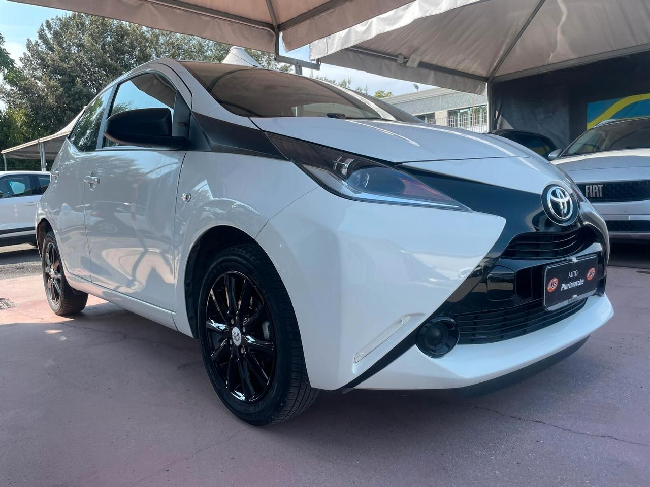 Toyota Aygo cerchi in lega automatica