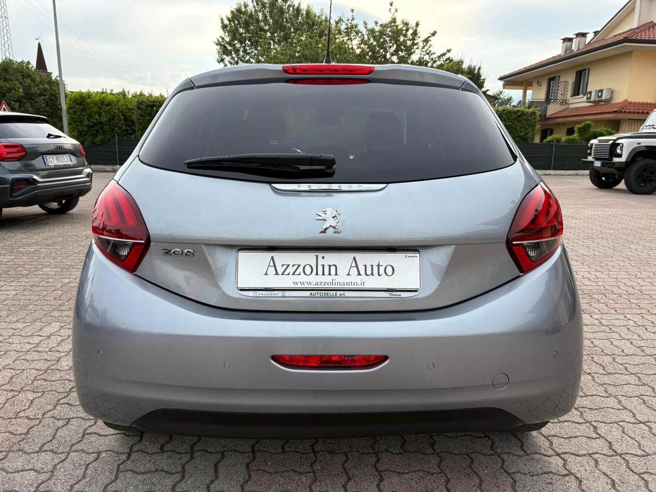 PEUGEOT 208 1.2 BENZ KM 49.066 SI A NEOPATENTATI