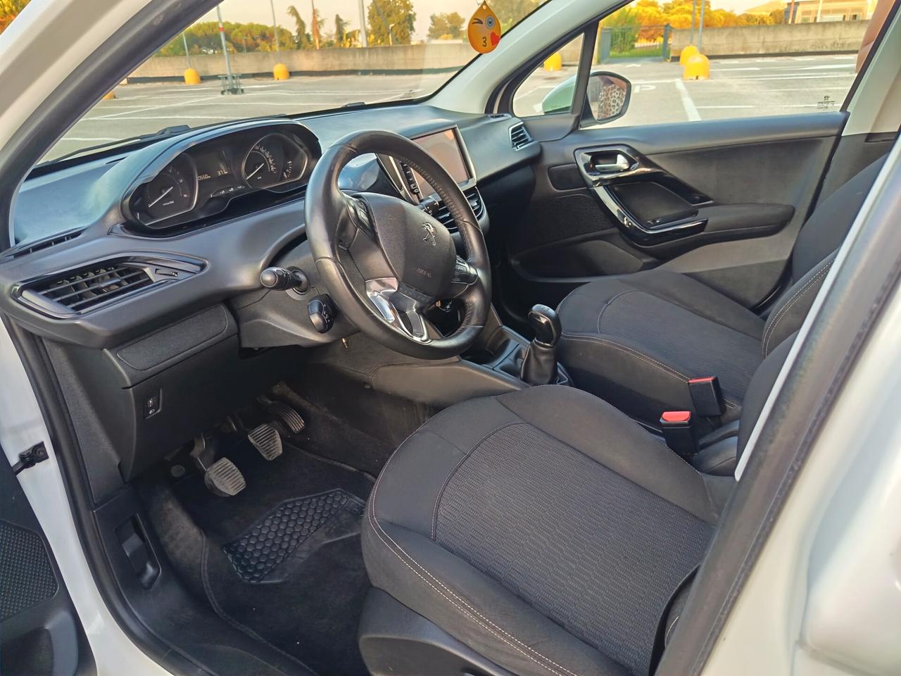 Peugeot 208 1.6 diesel NEOPATENT 120.000KM