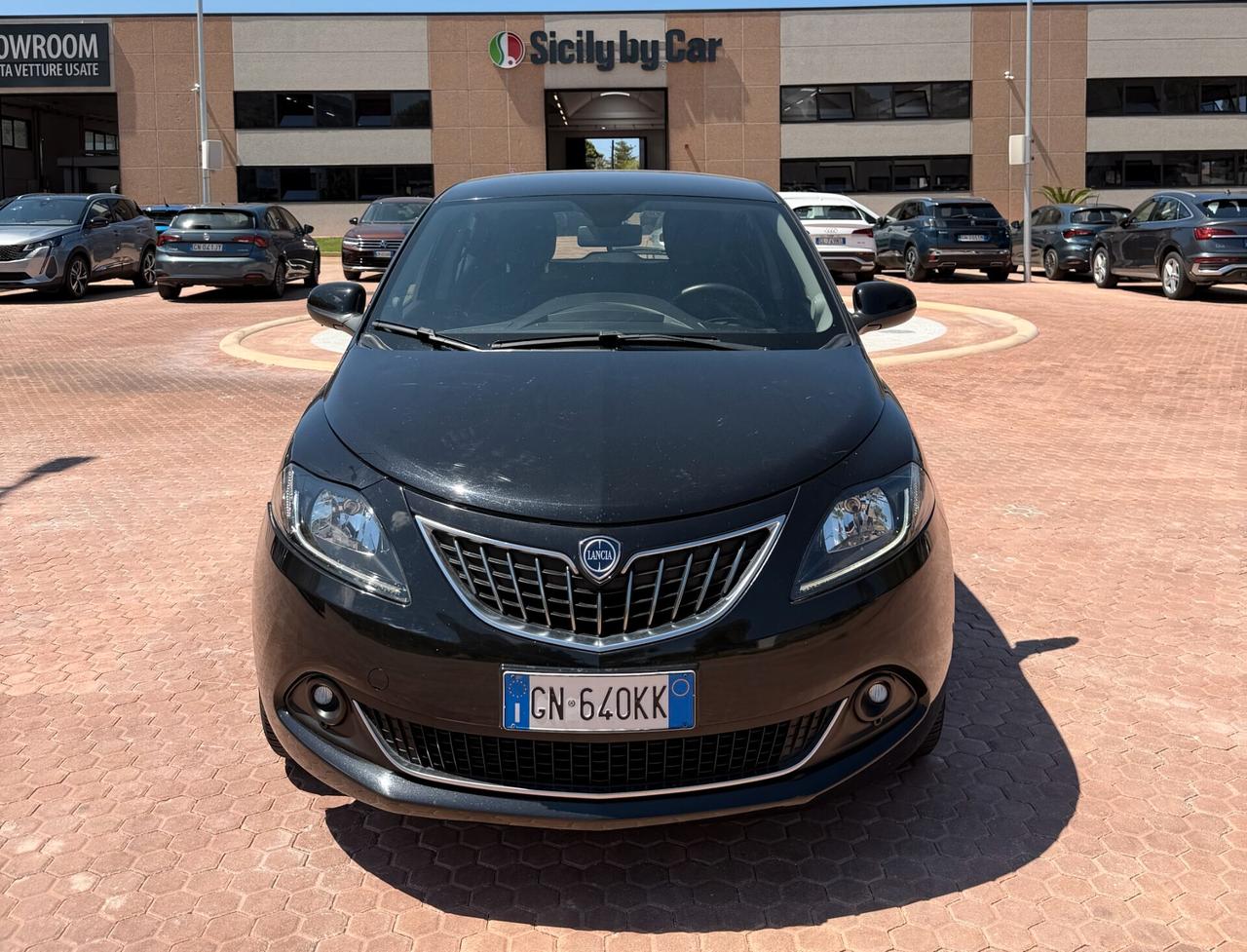 Lancia Ypsilon 1.0 Hybrid Gold | Compatta, Elegante e Super Accessoriata