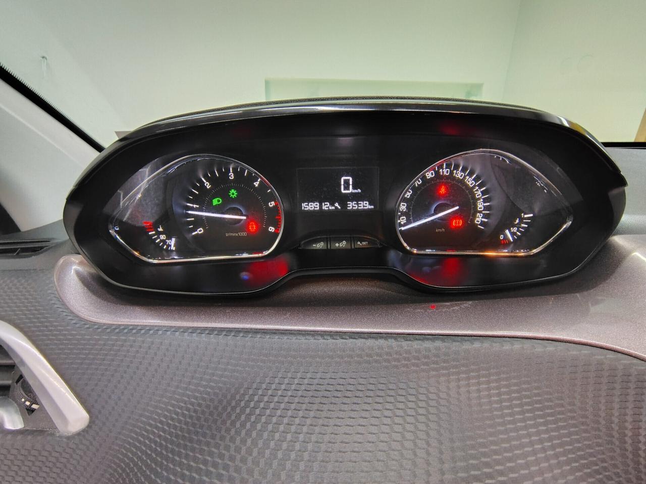 Peugeot 2008 BlueHDi 100 S&S Allure
