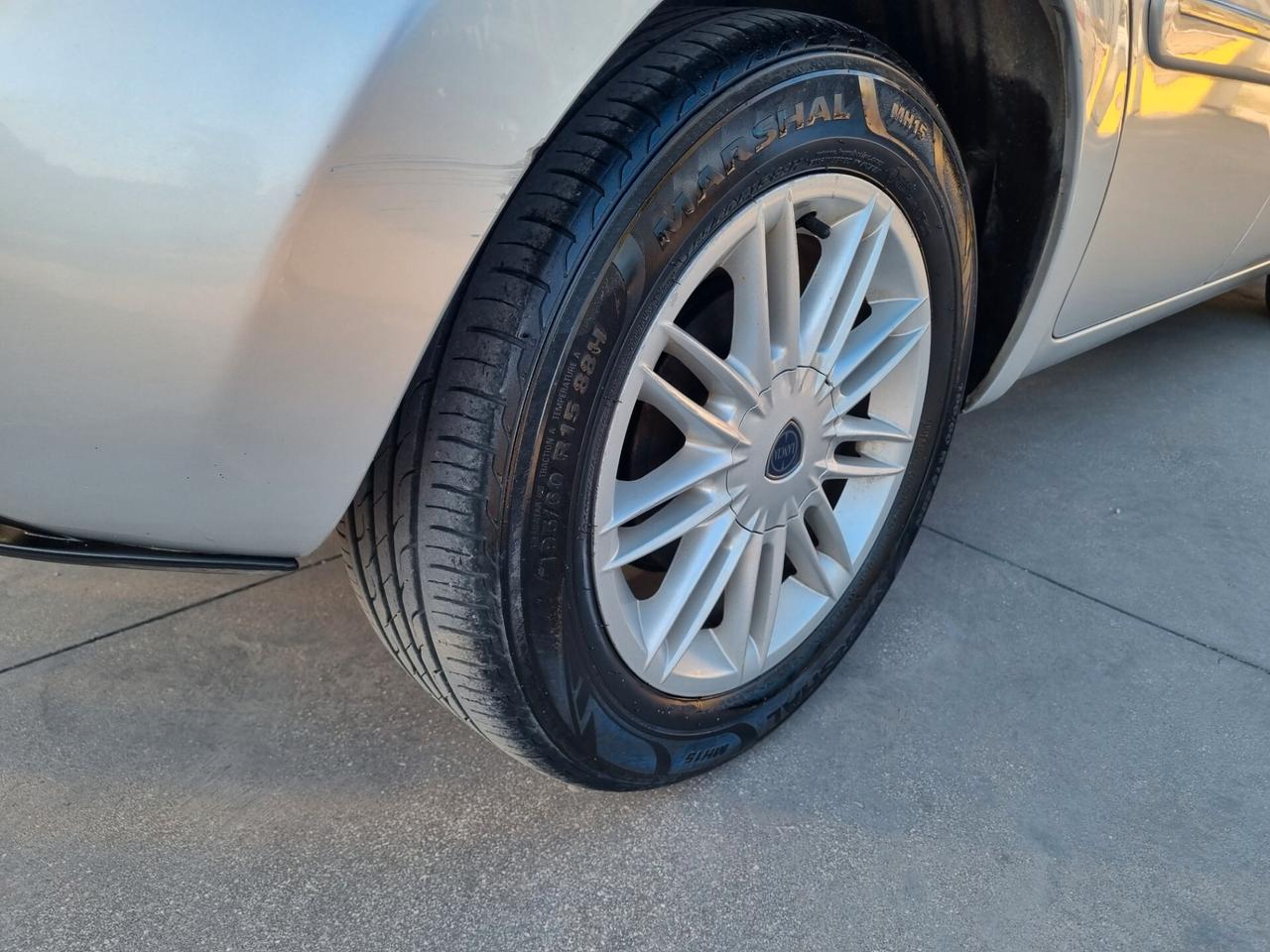 Lancia MUSA 1.3 Mjt 95 CV Gold - 2011