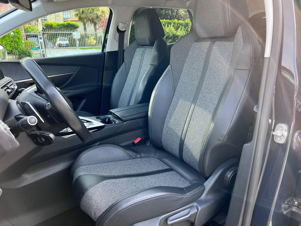 Peugeot 3008 Allure 1.6 Blue HDI 120