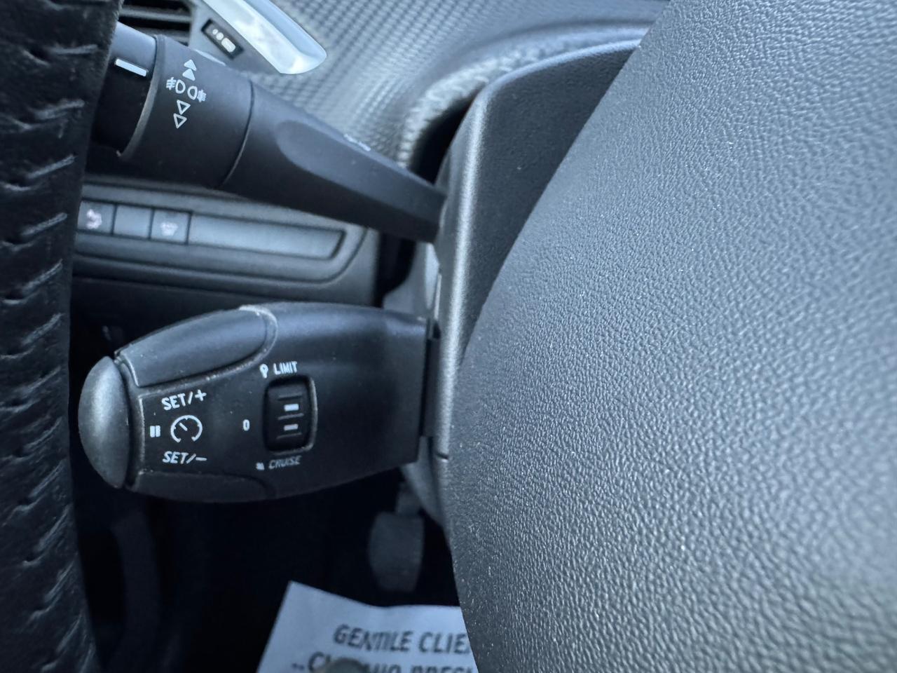 Peugeot 2008 BlueHDi 100 S&S Signature