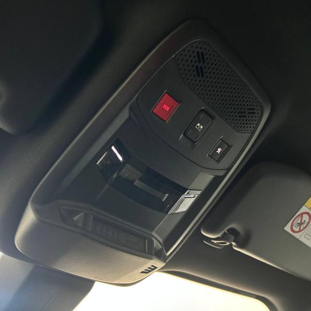 PEUGEOT 2008 motore elettrico 136 CV GT TETTO APRIBILE