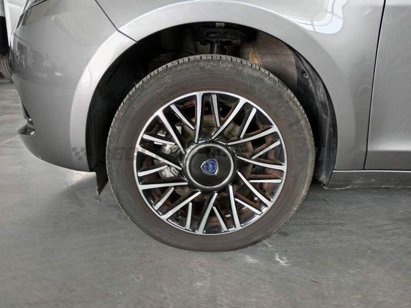 Lancia Ypsilon Ypsilon 1.0 firefly hybrid Platino s&s 70cv