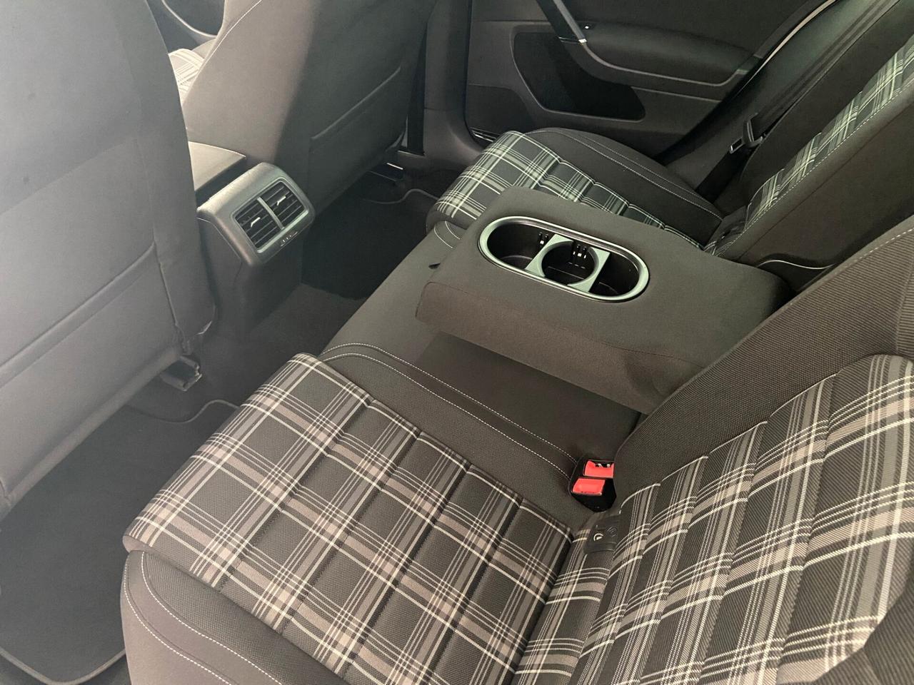 Volkswagen Golf 7 GTD 2.0 TDI 184CV