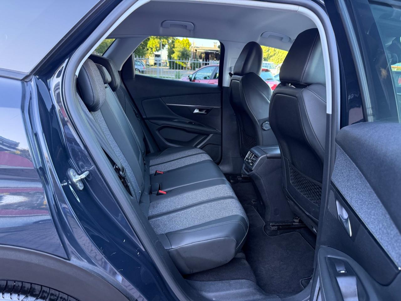Peugeot 3008 BlueHDi 130 S&S EAT8 Allure
