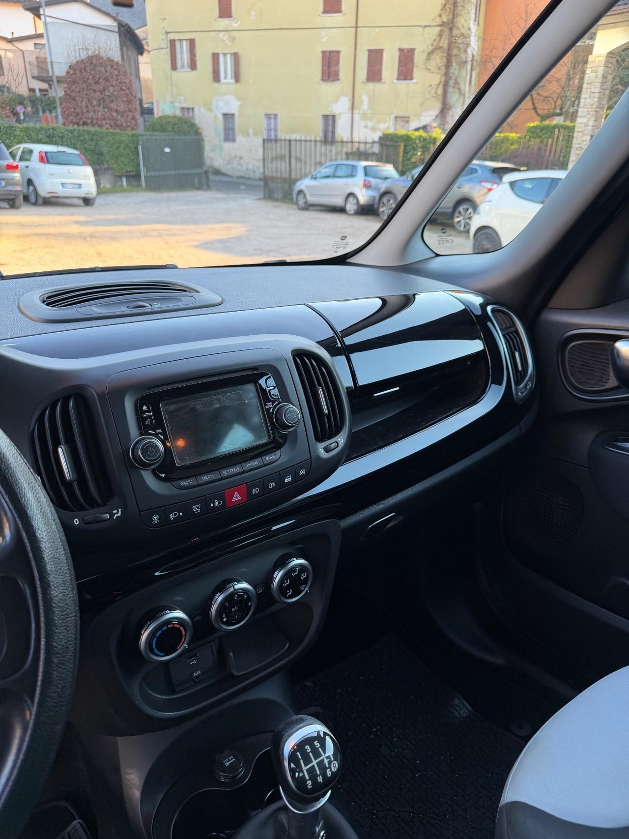 Fiat 500L LIVING LOUNGE KMCERT UNICOPR NEOPAT