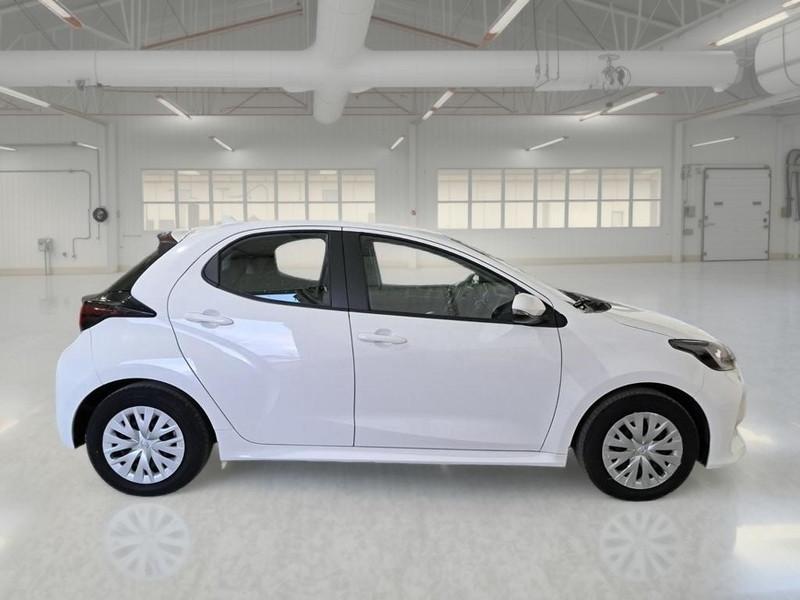 TOYOTA YARIS HYBRID BUSINESS MY21 5 PORTE BERLINA