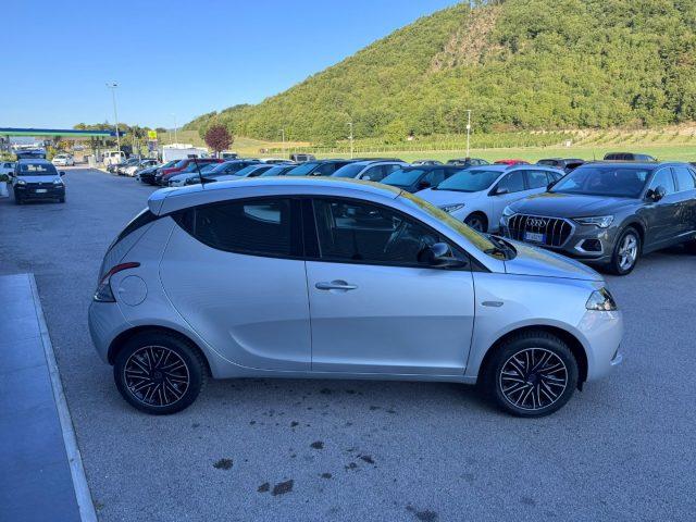 LANCIA Ypsilon 1.0 FireFly 5p Hybrid Ecochic Gold IVA ESPOSTA