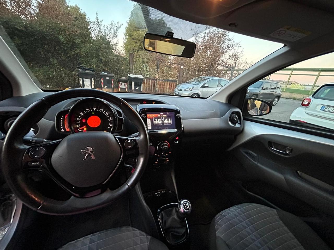 Peugeot 108 VTi 72 S&S 5 porte Allure