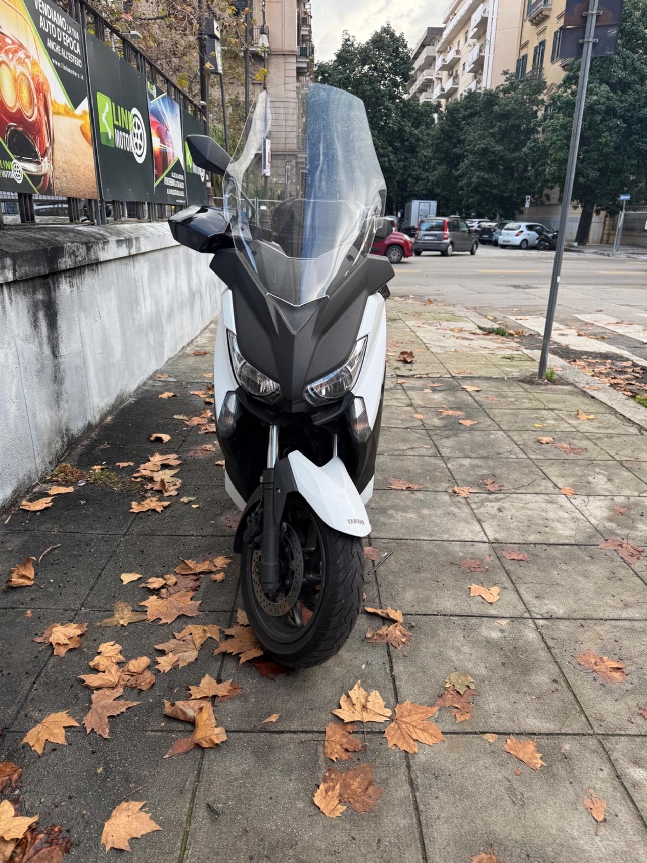 Yamaha X-Max 400 full