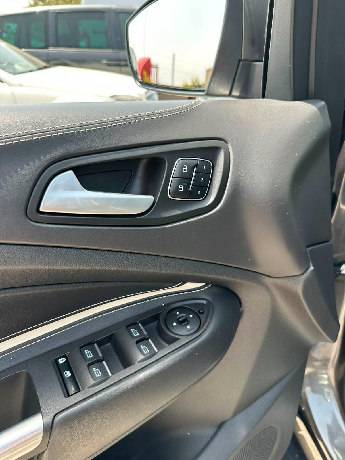 Ford Kuga 2.0 TDCI 150 CV S&S 4WD Vignale