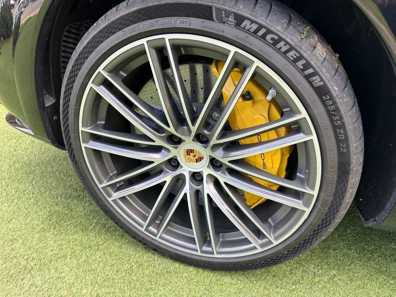 Porsche Cayenne Coupé 4.0 V8 Turbo S E-Hybrid UNIPR IVA ESPOSTA