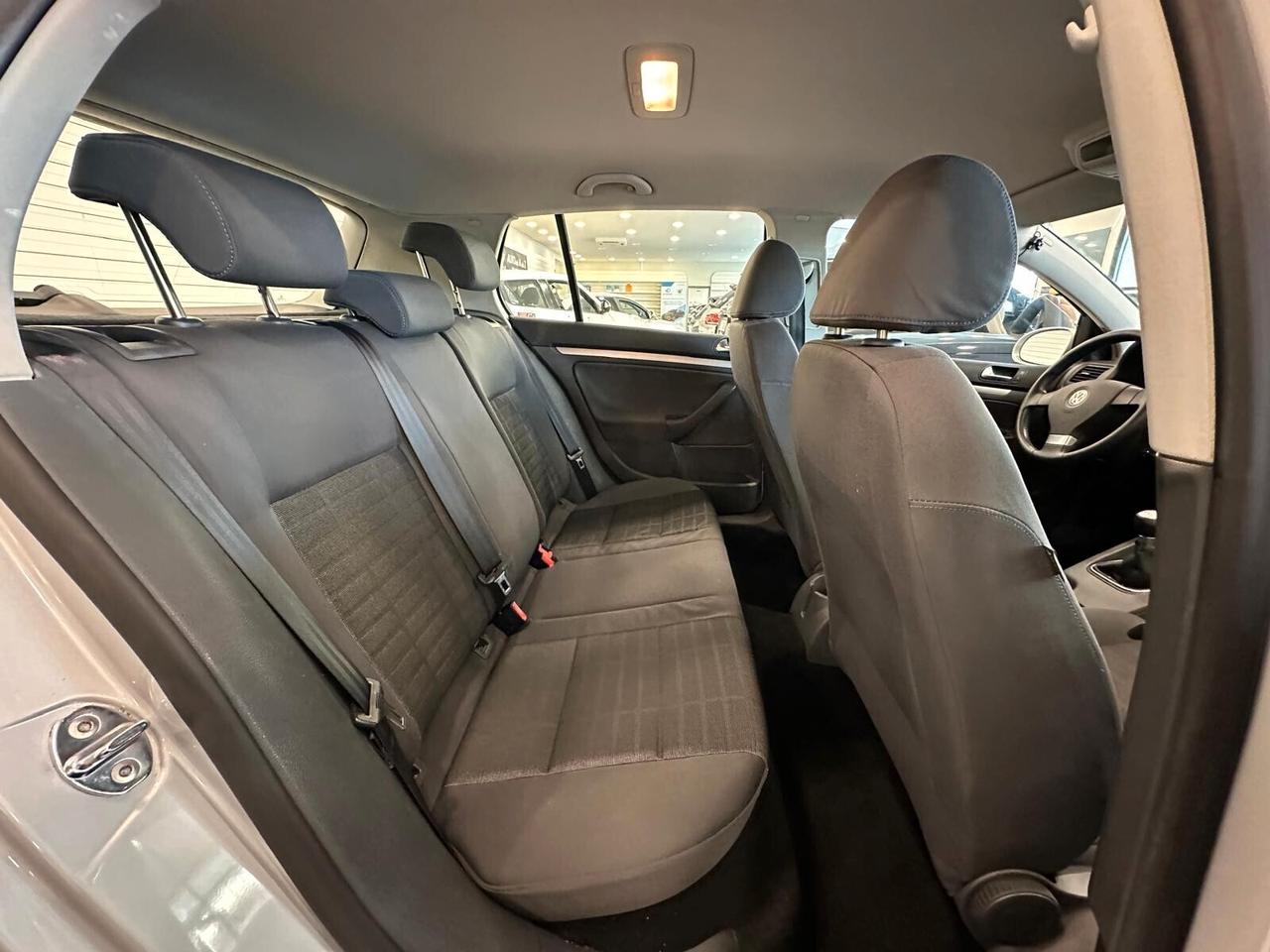 Volkswagen Golf 5 1.6 Comfortline