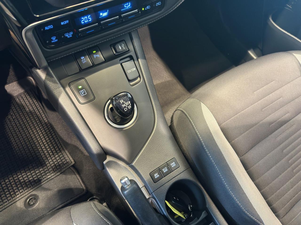 Toyota Auris Touring Sports 1.8h Active cvt
