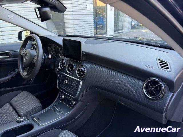 MERCEDES-BENZ GLA 180 d SPORT TELECAMERA NAVIGATORE SEDILI SPORTIVI