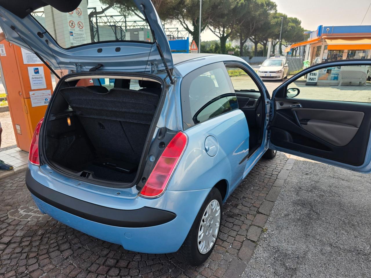 Lancia Ypsilon 1.2 con 140.000km