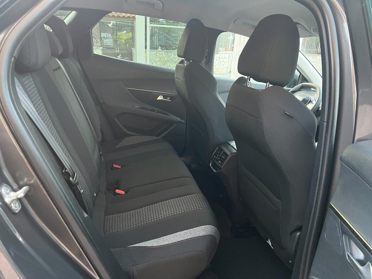 Peugeot 3008 BlueHDi 1.5 130 - AUTO-2021