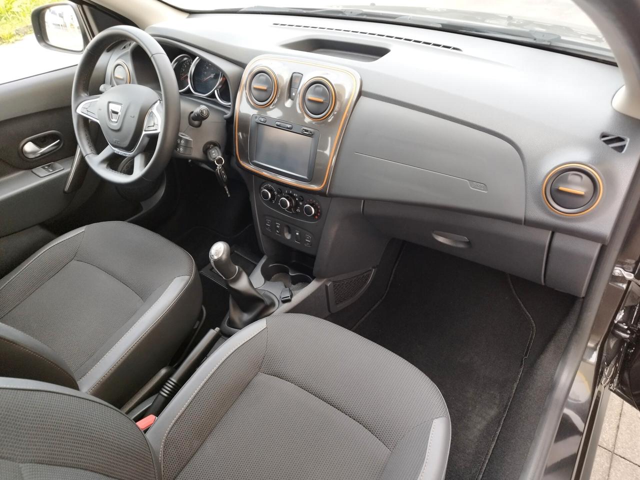 Dacia Sandero Stepway - 1.5 dCi - Neopatentati