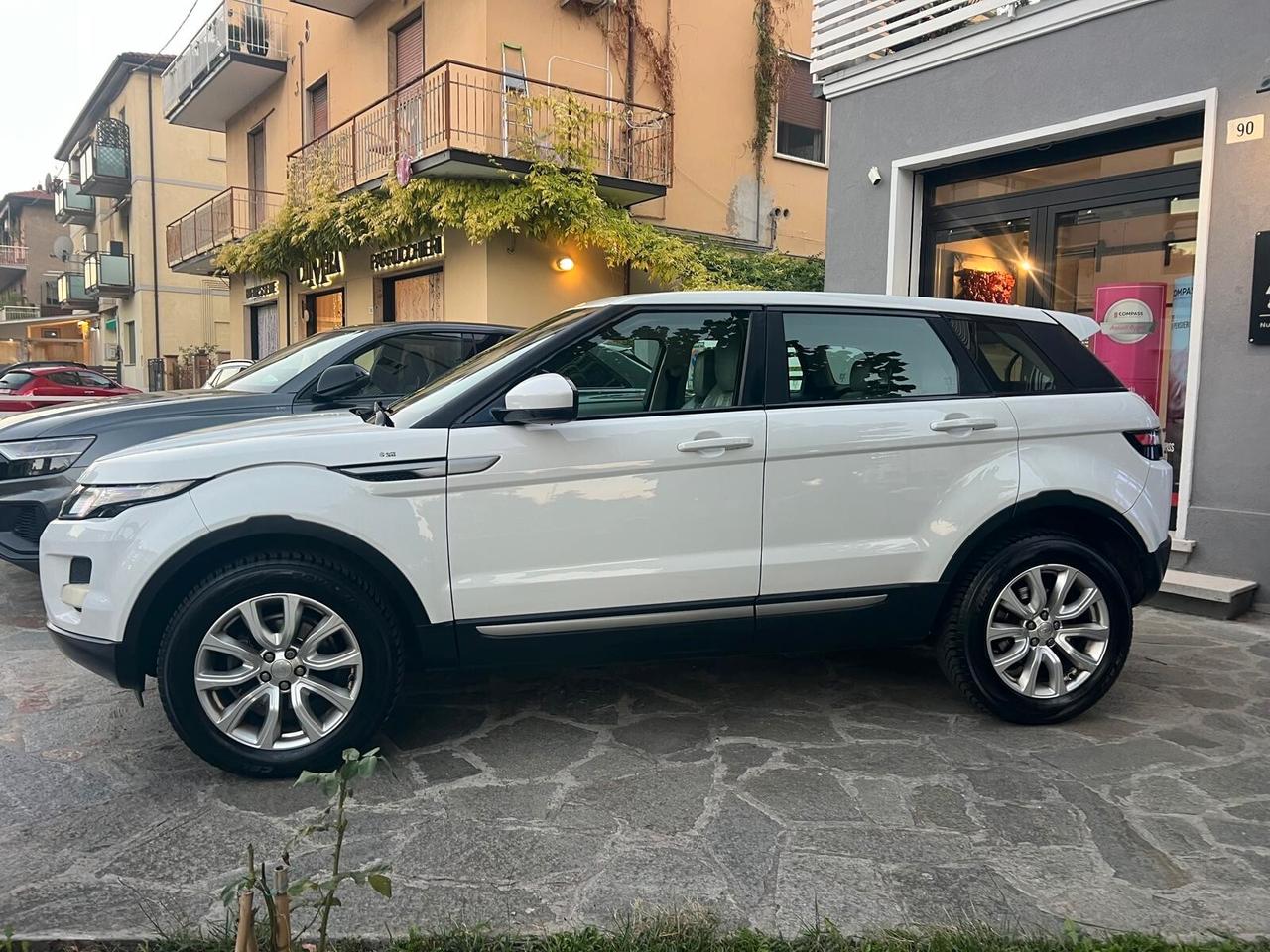 RANGE ROVER EVOQUE 2.2 TD4 5p. PRESTIGE UNIPROP