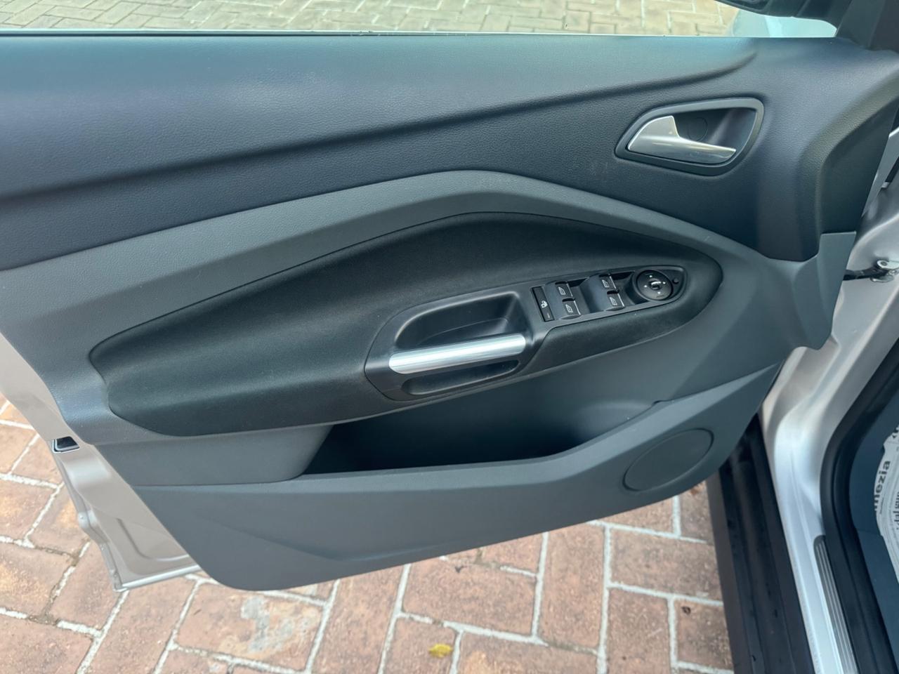 Ford C-Max 1.6 TDCi 115CV *TITANIUM* 2013