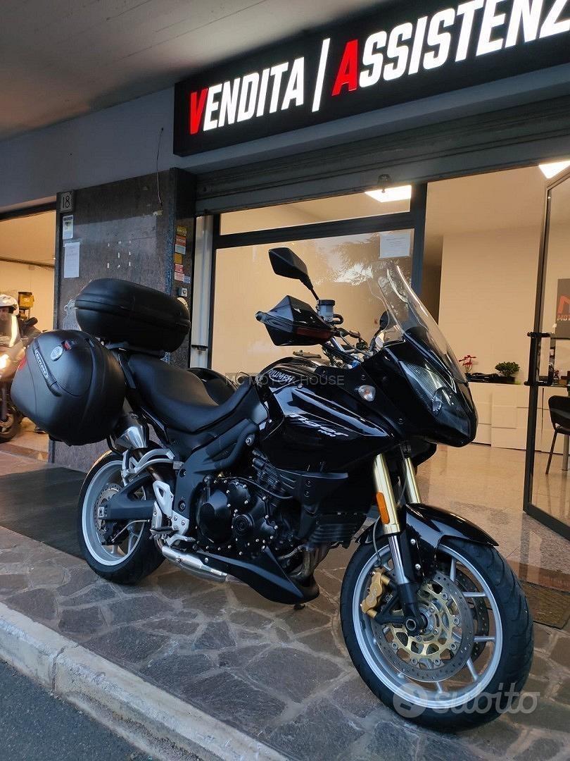 Triumph tiger 1050 +0maggi0 casco+rate+permute