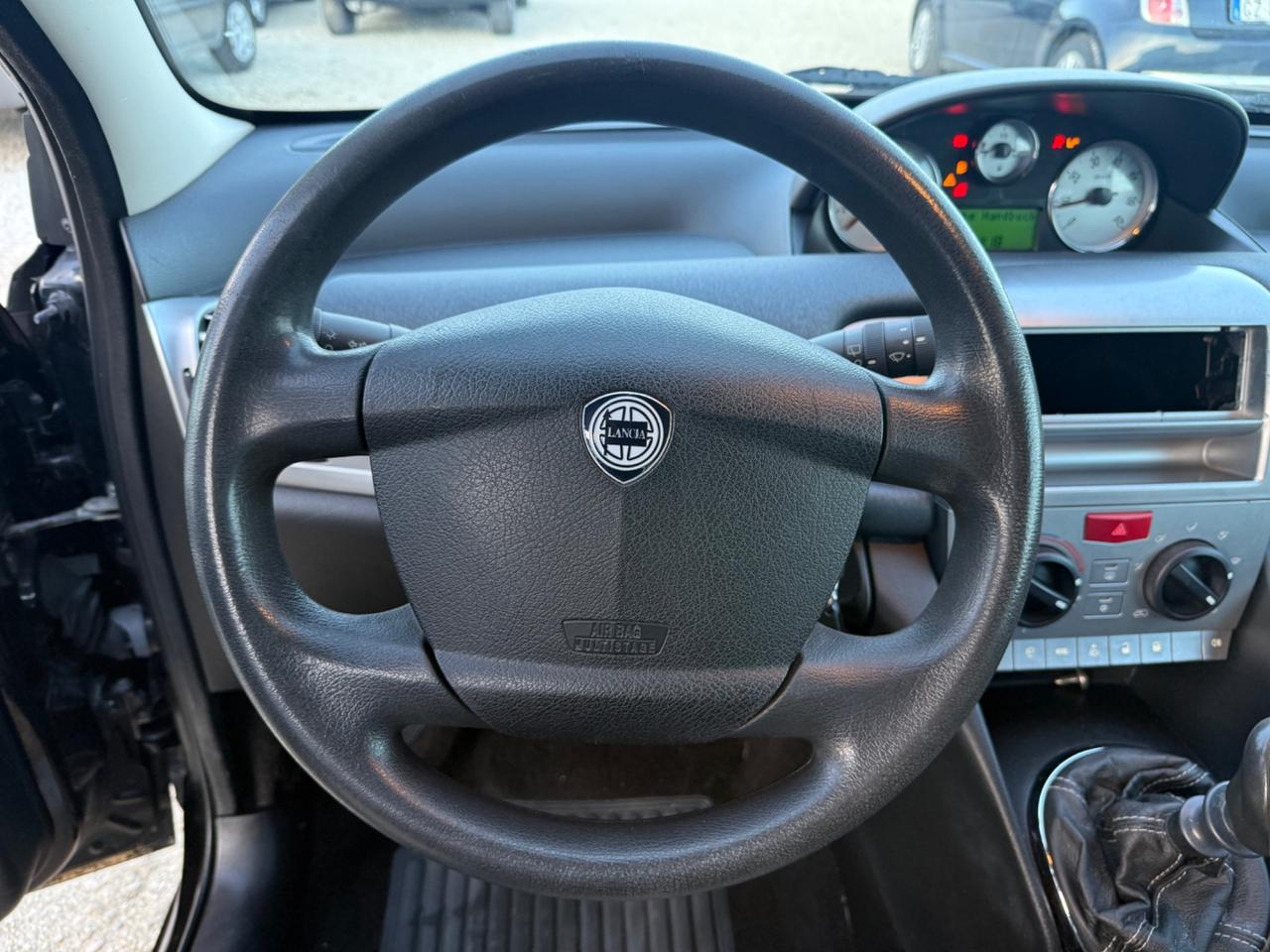 Lancia Ypsilon 1.2 Oro Giallo