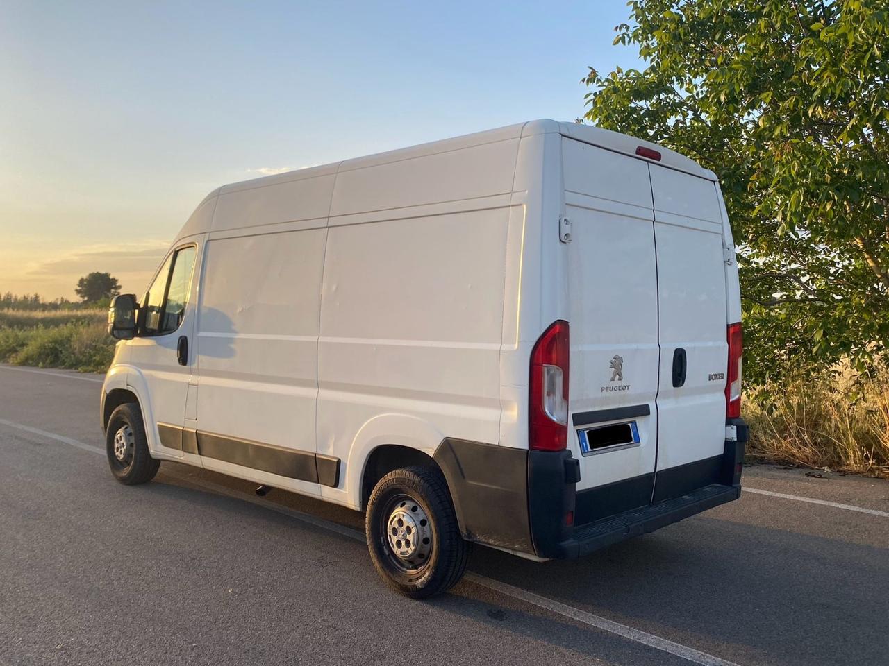 Peugeot Boxer 335 L2 H2 2.0 BlueHDI 130cv