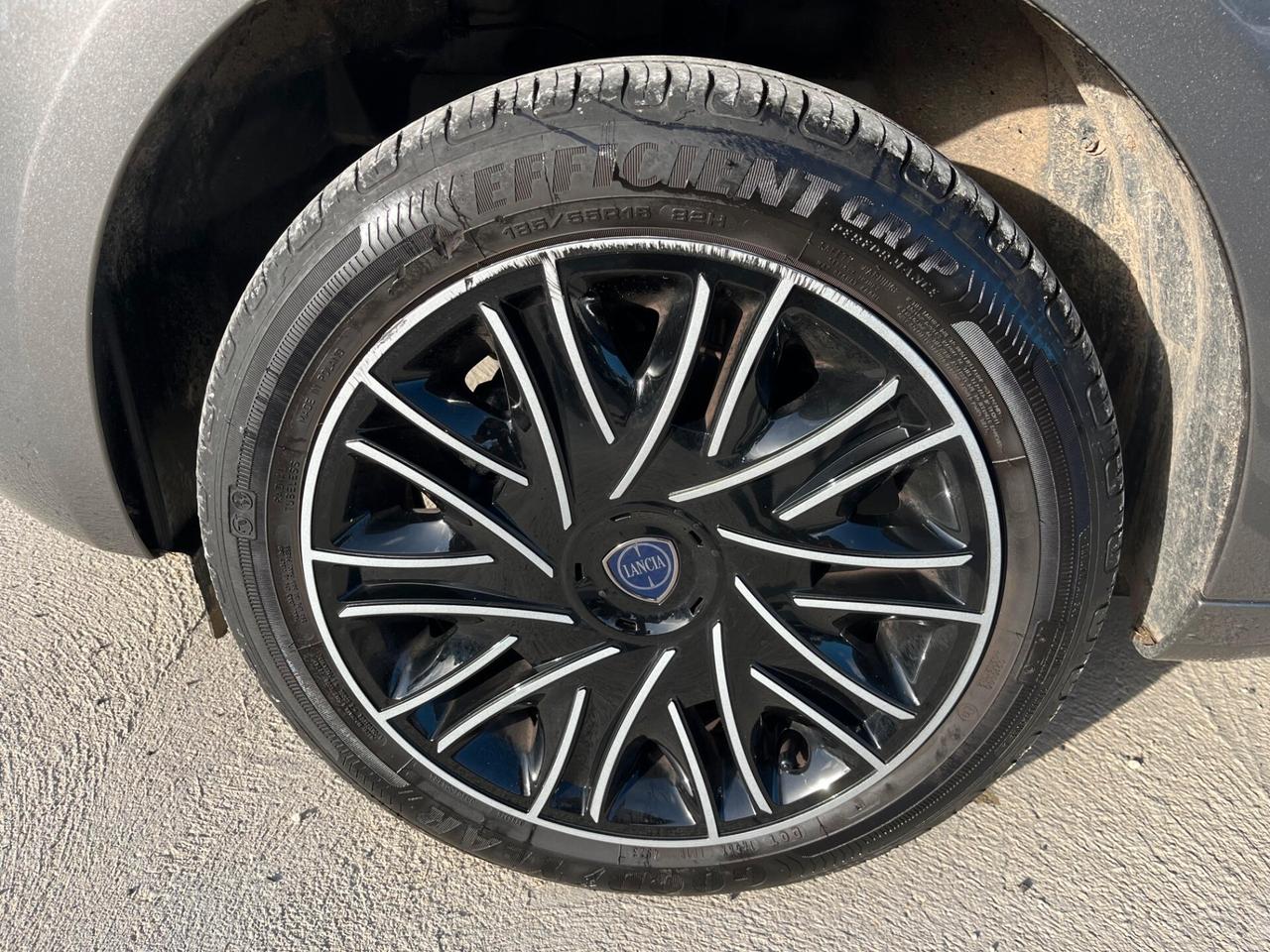 Lancia Ypsilon 1.0 FireFly 5 porte S&S Hybrid Oro