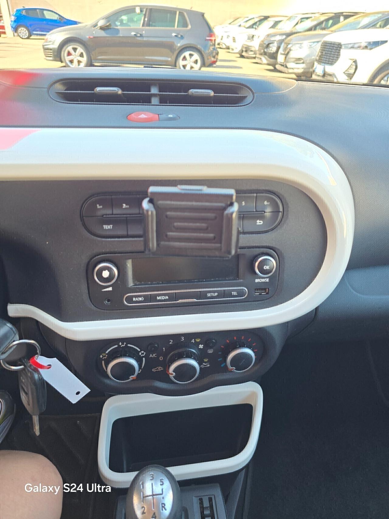 Renault Twingo SCe Stop&Start La Parisienne