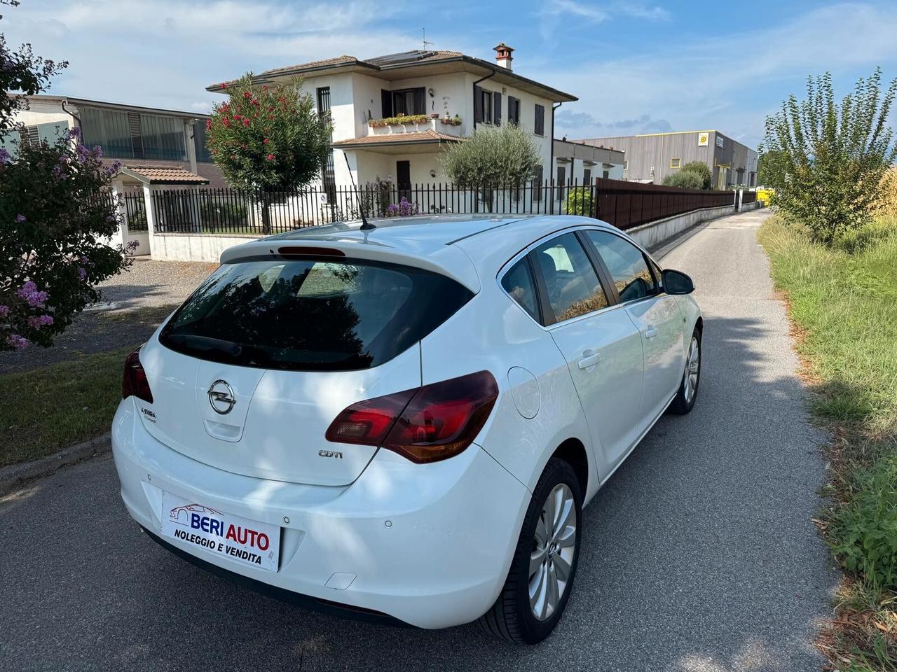 Opel Astra 1.7 CDTI allestimento Cosmo
