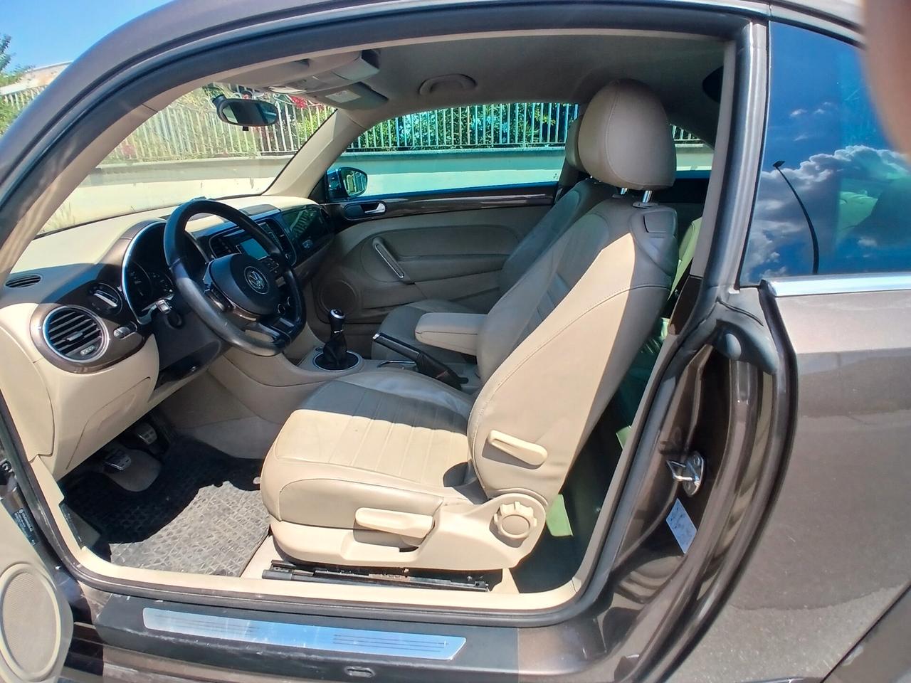 Volkswagen Maggiolino 1.6 TDI Design