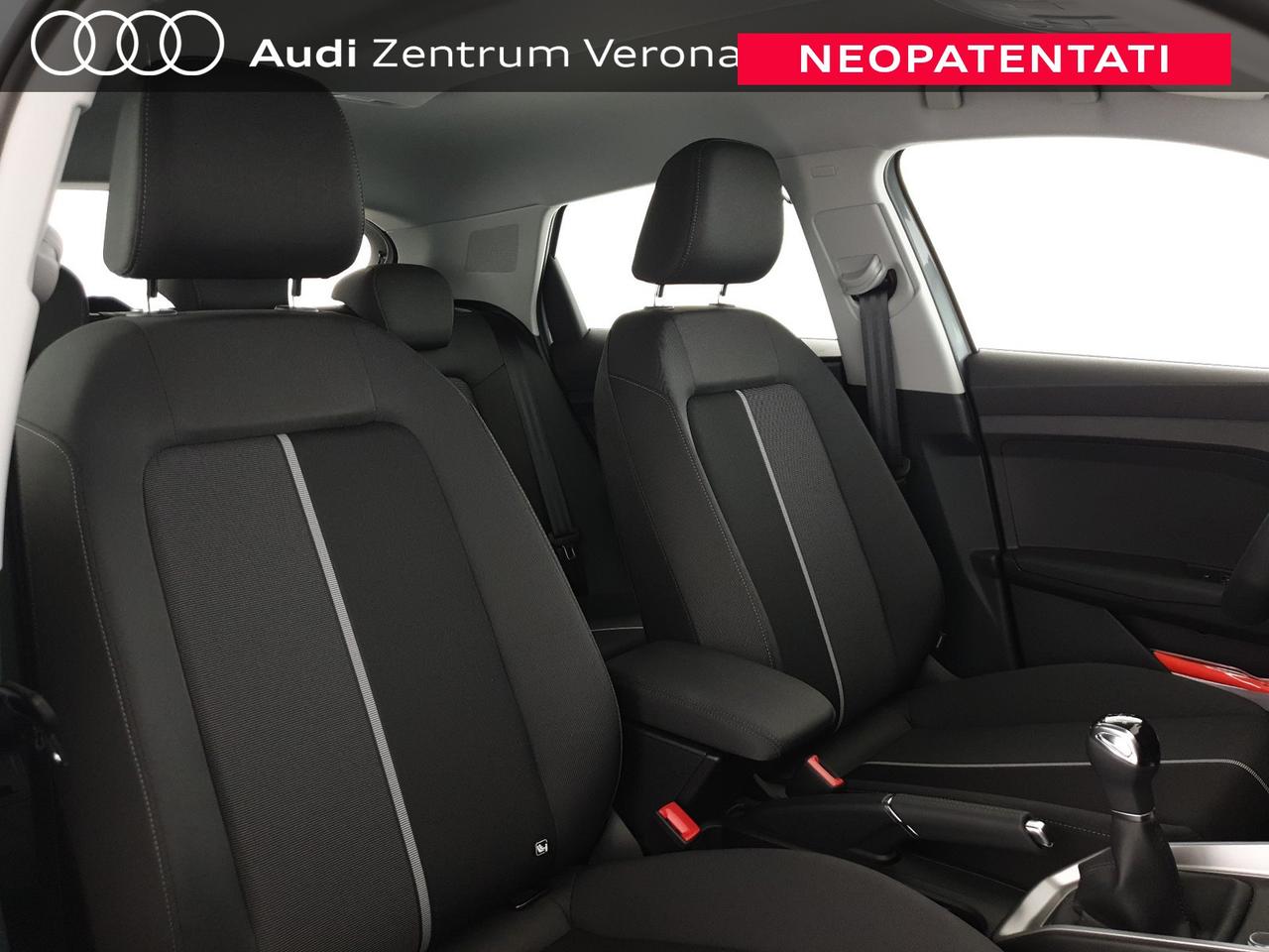 Allstreet 30TFSI 116CV Identity Contrast