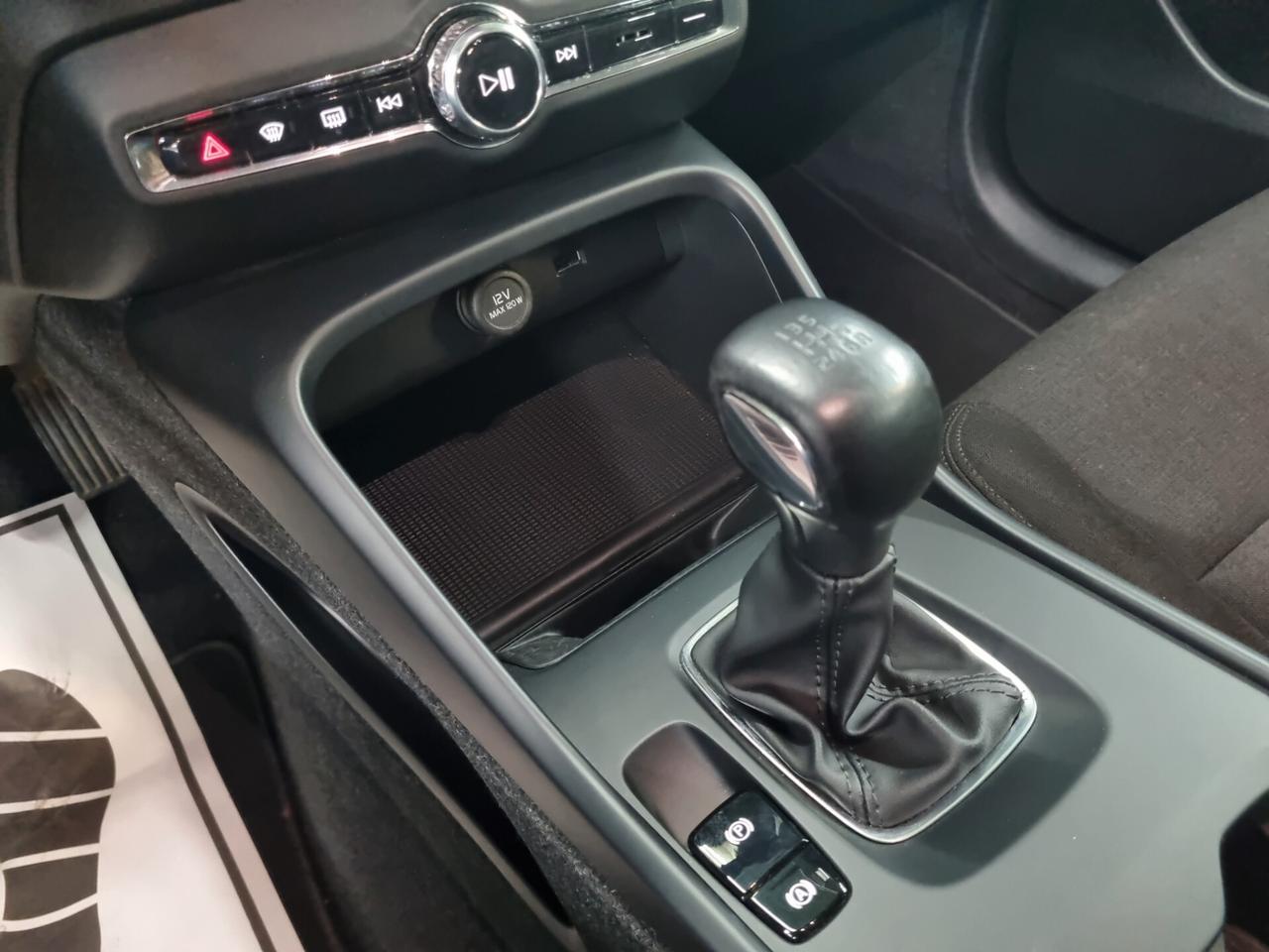 Volvo XC40 T2 Momentum Core