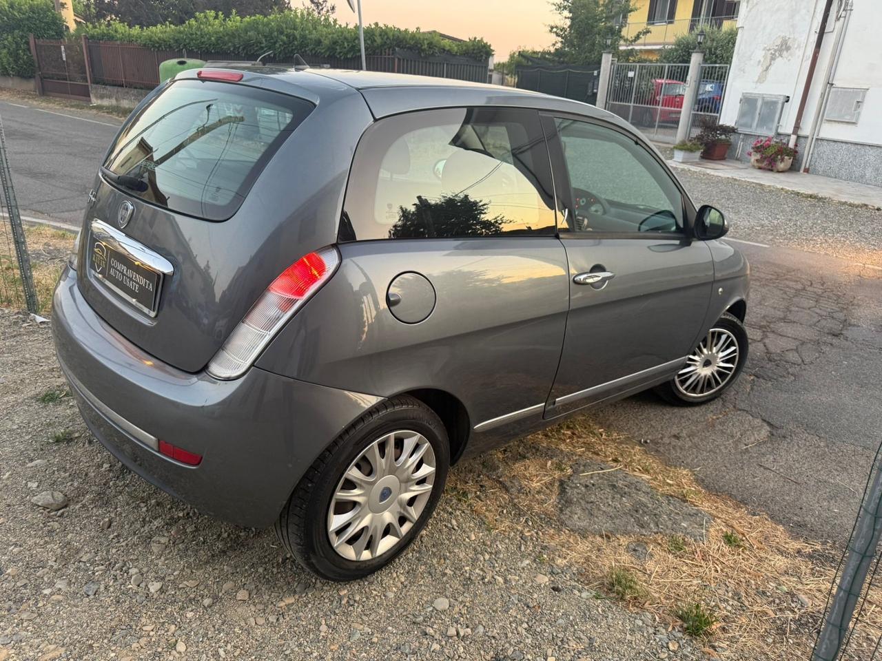 LANCIA YPSILON 1.2 BENZINA NEOPATENTATI