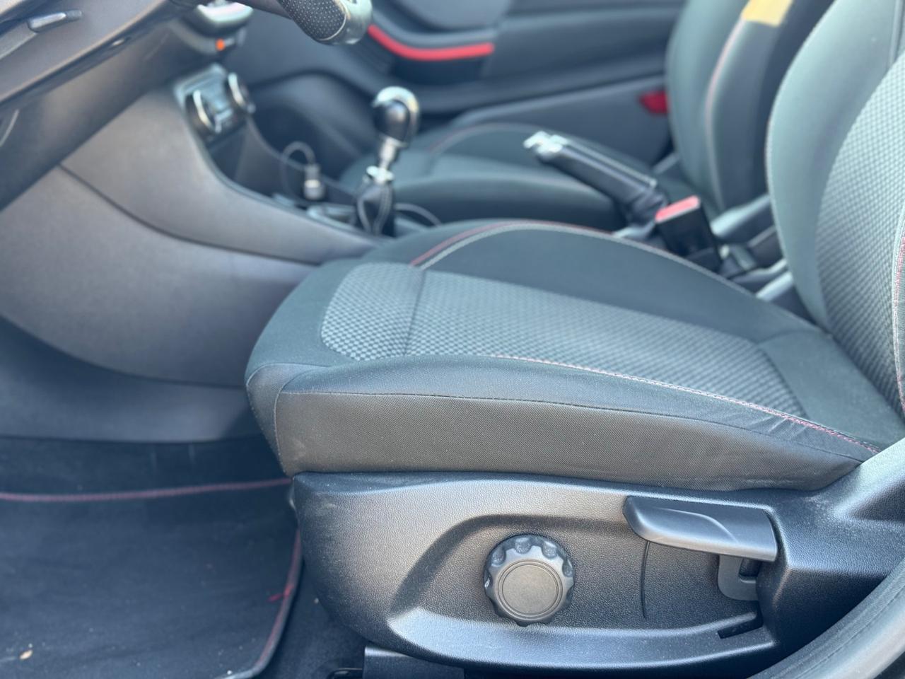 FORD FIESTA 1.0 BENZINA ST-LINE GARANZIA 12 MESI