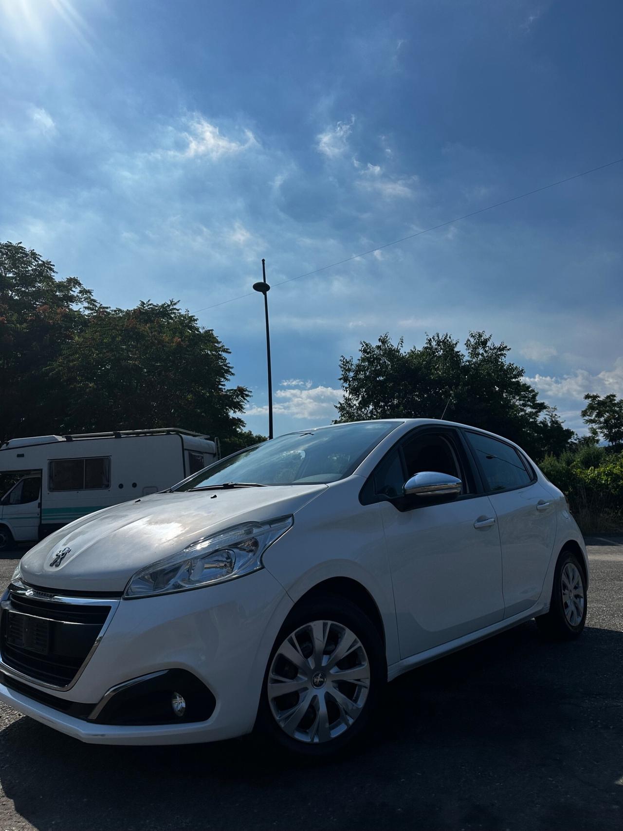 Peugeot 208 BlueHDi 100 5 porte Allure