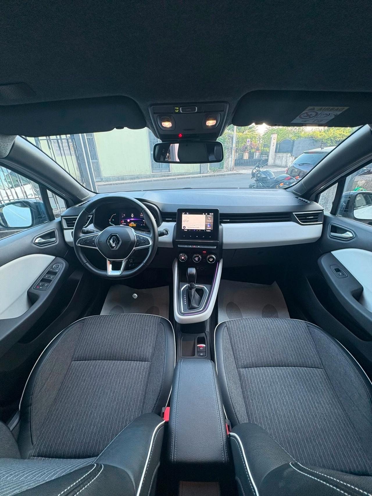 Renault Clio 1.6 E-Tech full hybrid Techno 145cv auto