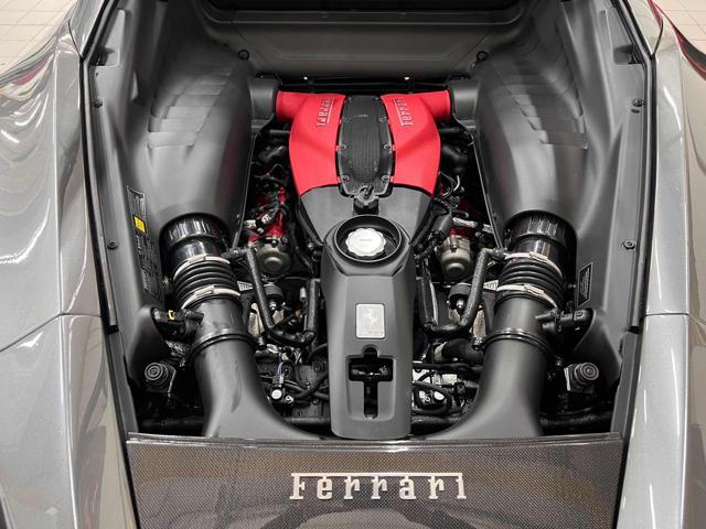FERRARI F8 CARBON|LIFT|CARPLAY|SURROUND