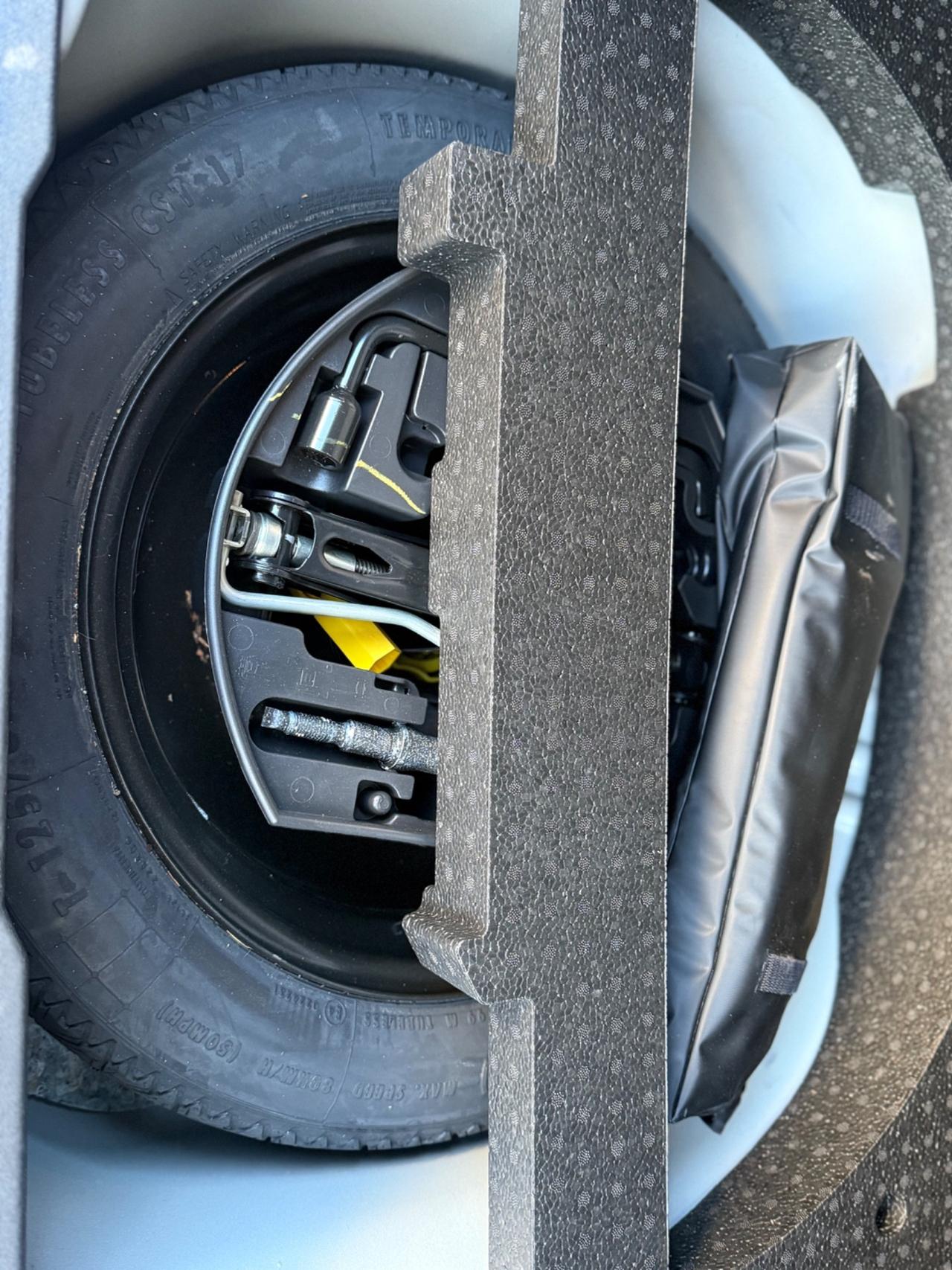 PEUGEOT 2008 1.2 BENZINA POCHI KM EURO6b 2016