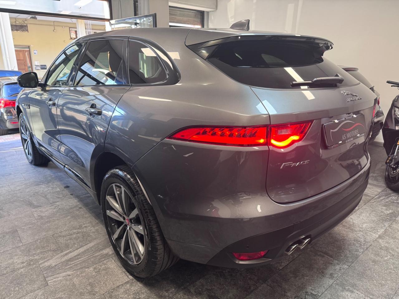 Jaguar F-Pace 2.0 D 180 CV R-Sport Finanziabile