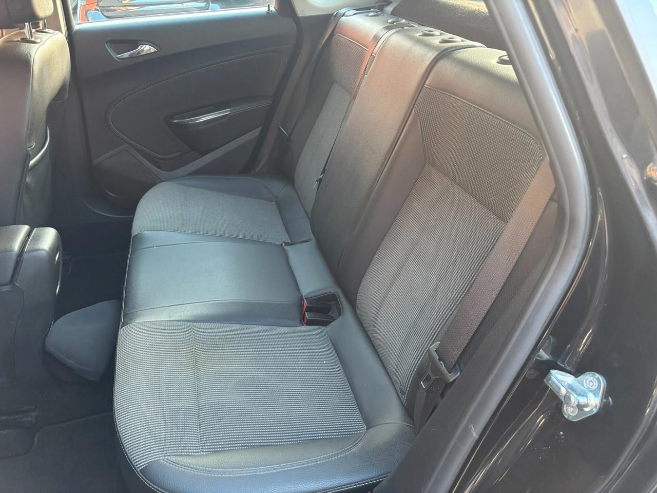 Opel Astra 1.4 Turbo 140CV 5 porte Cosmo GPL