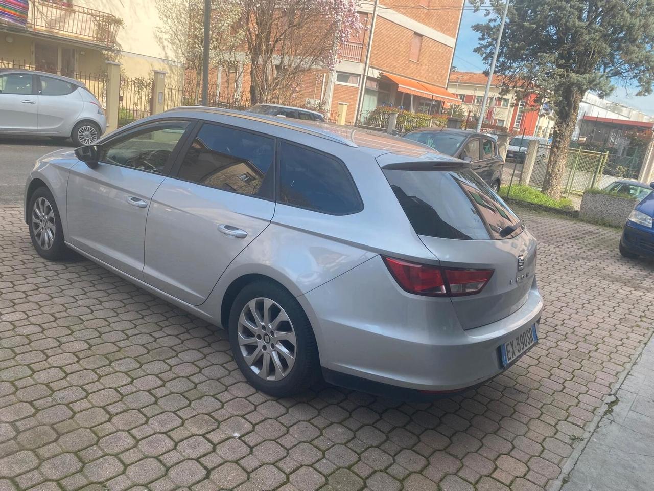 Seat Leon 1.6 TDI 105 CV ST Business NAVI