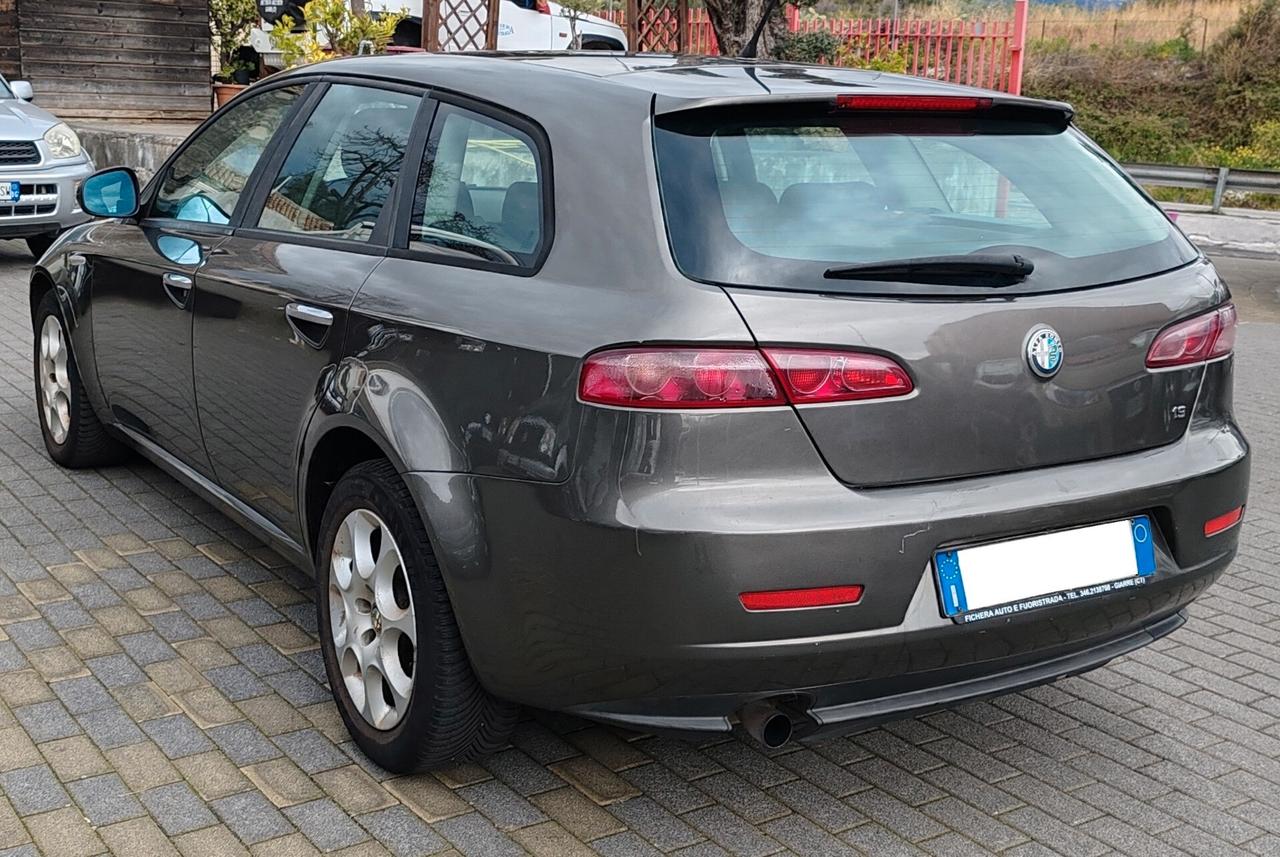 Alfa Romeo 159 1.9 JTDm 16V Sportwagon Distinctive