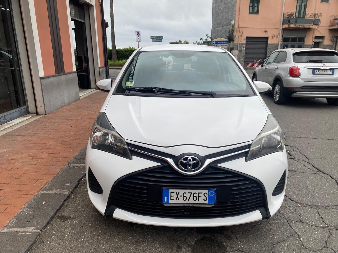 Toyota Yaris 1.0 5 porte Lounge 69cv 2014
