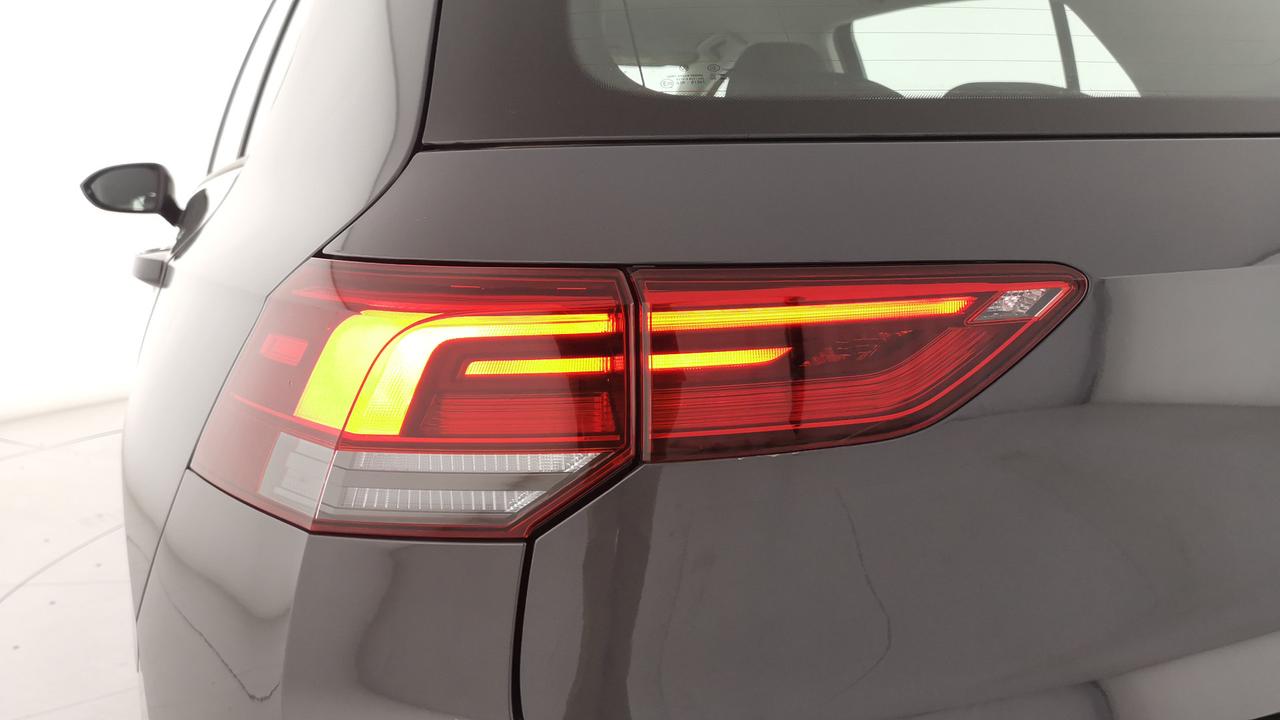 VOLKSWAGEN Golf VIII 2020 - Golf 1.5 tgi Life 130cv dsg