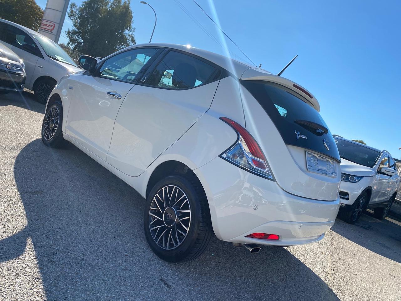 Lancia Ypsilon 1.2 69 CV 5 porte GPL Ecochic Gold